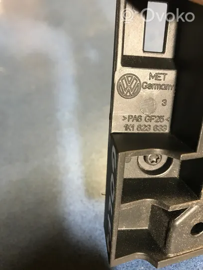 Volkswagen Golf Plus Poignée, déverrouillage du capot moteur 1K1823633
