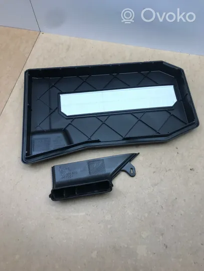 Volkswagen Touareg I Battery box tray cover/lid 7L0864643B