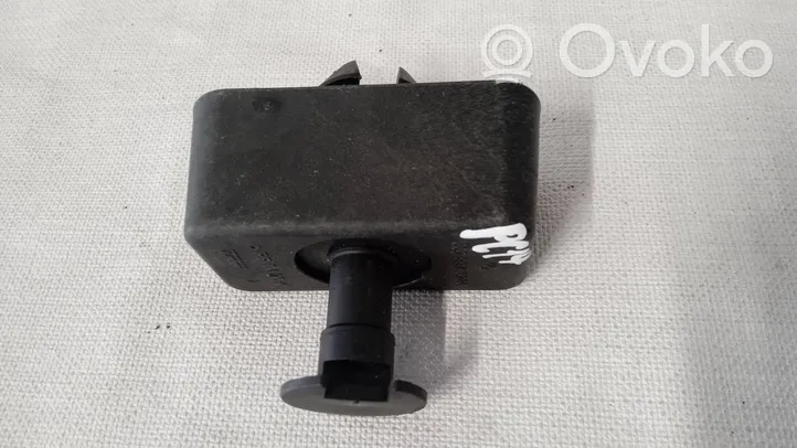 Mercedes-Benz E W211 Base della presa Jacking 0029973286