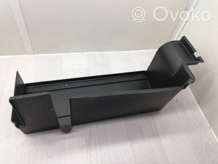 Volvo XC90 Support boîte de batterie 8697004