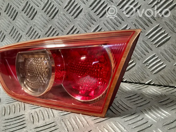 Mitsubishi Lancer VIII Lampy tylnej klapy bagażnika 