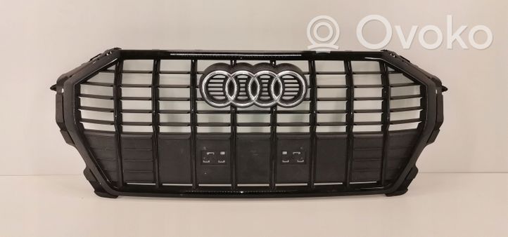 Audi Q3 F3 Griglia superiore del radiatore paraurti anteriore 83A853651E