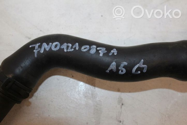 Volkswagen Sharan Tubo flessibile del liquido di raffreddamento del motore 7N0121087A