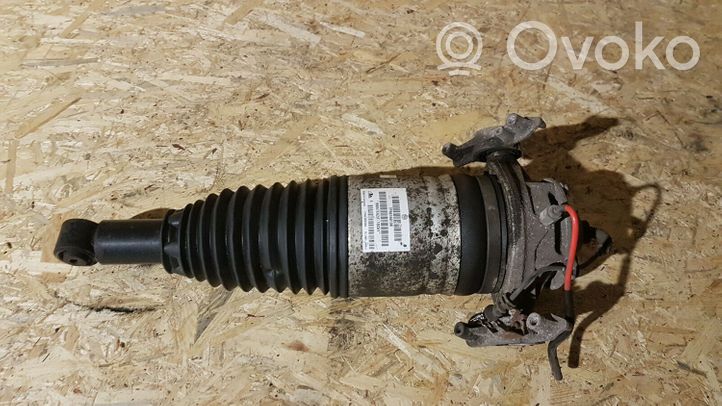 Volkswagen Touareg II Amortisseur de suspension pneumatique 7P6616019K