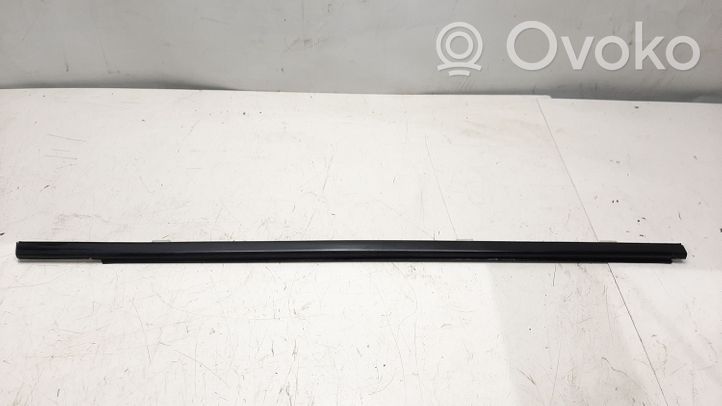 Nissan Qashqai Takaoven lasin muotolista 82820JD00A