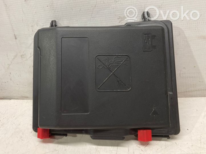 Citroen DS7 Crossback Fuse box cover 9678633380