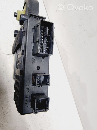 Citroen C4 I Picasso Priekinis varikliukas langų pakėlėjo 9682495580