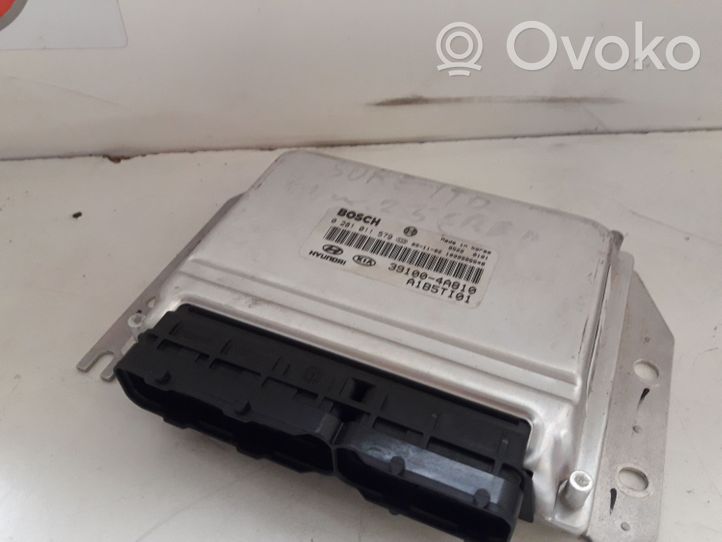 KIA Sorento Sterownik / Moduł ECU 0281011579