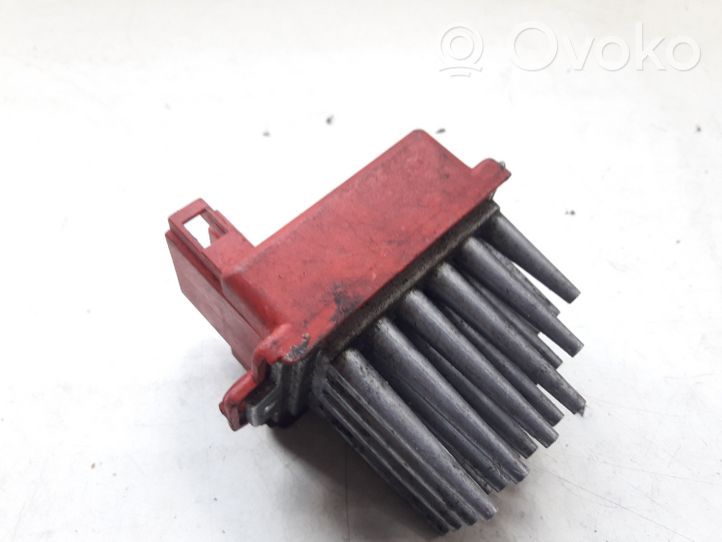 Audi A4 S4 B5 8D Heater blower fan relay 