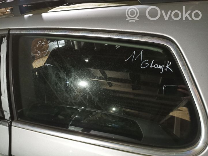 Volkswagen PASSAT B7 Rear side window/glass 