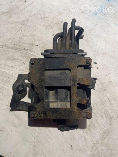 Volkswagen Golf V Central locking vacuum pump 1K0906279B