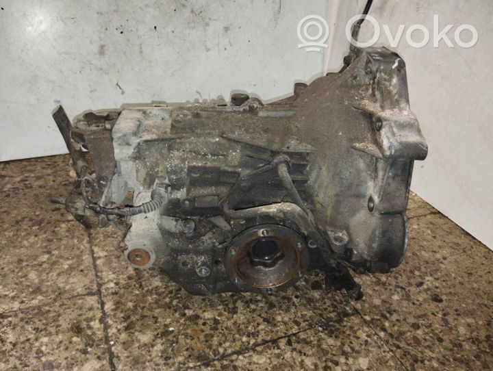 Audi 80 90 S2 B4 Mechaninė 5 pavarų dėžė 097409624