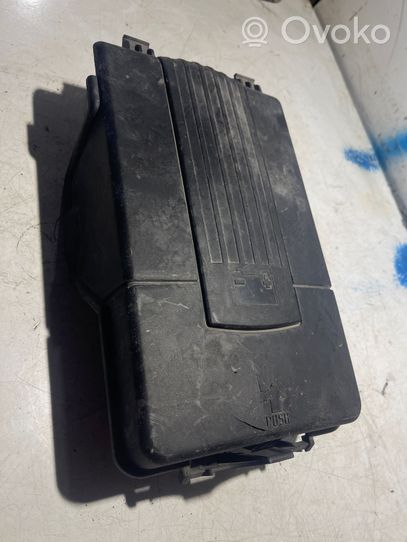 Audi A3 S3 8P Battery box tray cover/lid 1K0915443C