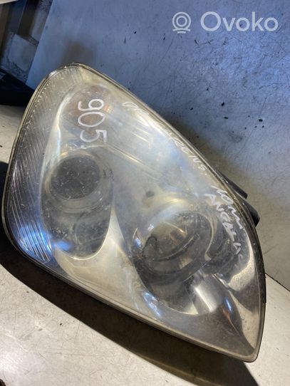 KIA Carens II Lampa przednia 