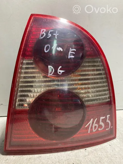 Volkswagen PASSAT B5.5 Lampa tylna 284002