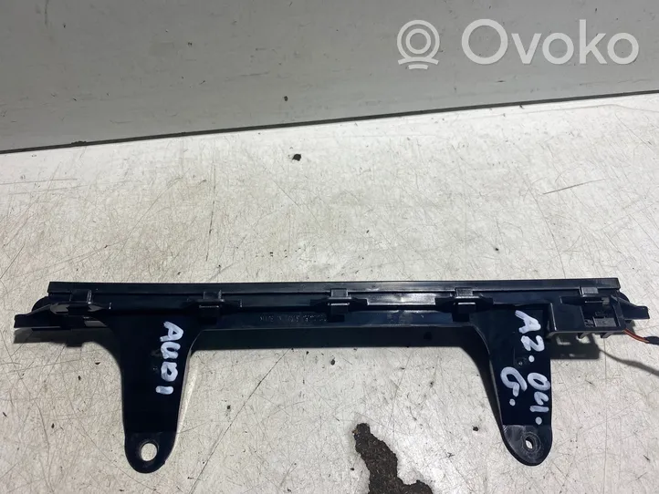 Audi A2 Luce d’arresto centrale/supplementare 8Z0945097