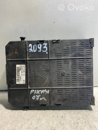 Citroen Xsara Picasso Module de fusibles 21676031