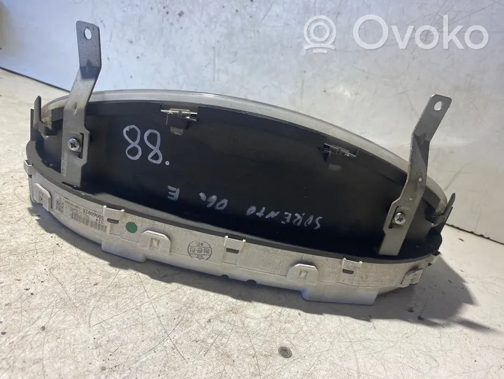 KIA Sorento Speedometer (instrument cluster) 940133E240