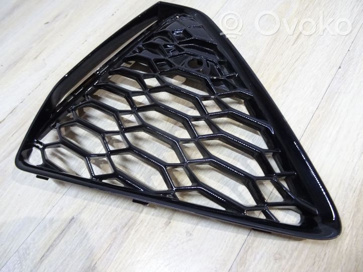 Audi RS6 C8 Grille inférieure de pare-chocs avant 4K8807682D