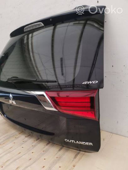 Mitsubishi Outlander Lava-auton perälauta 