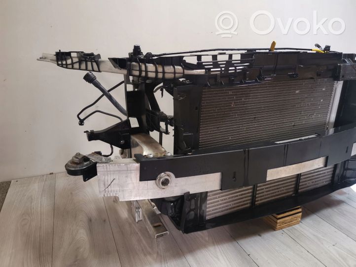 Infiniti Q30 Staffa del pannello di supporto del radiatore 