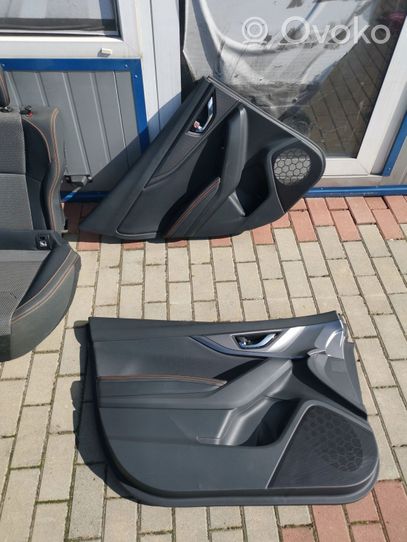 Subaru XV II Fotele / Kanapa / Boczki / Komplet 