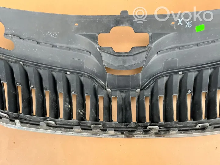 Skoda Rapid (NH) Grille de calandre avant 