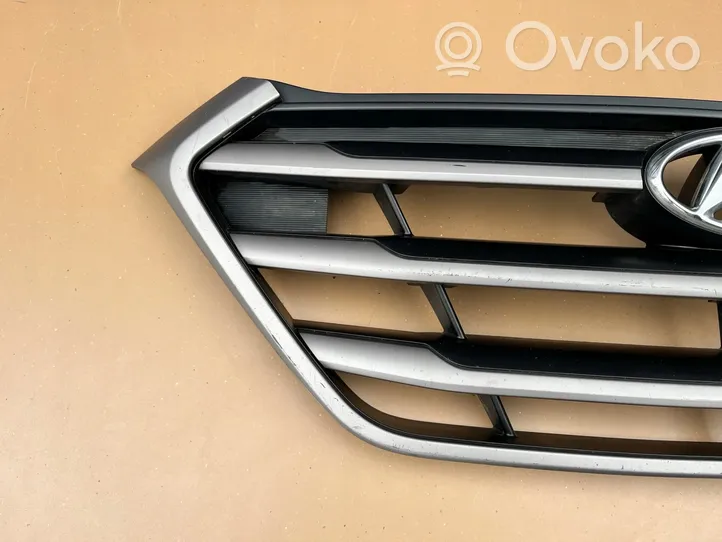 Hyundai Accent Grille de calandre avant 