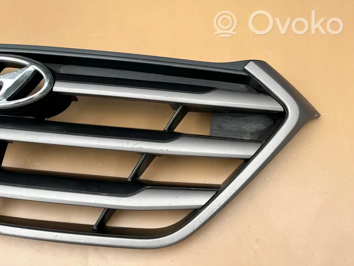 Hyundai Accent Grille de calandre avant 