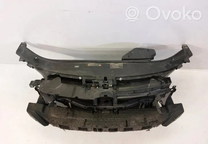 Volkswagen PASSAT CC Support de radiateur sur cadre face avant 1K0121207BC