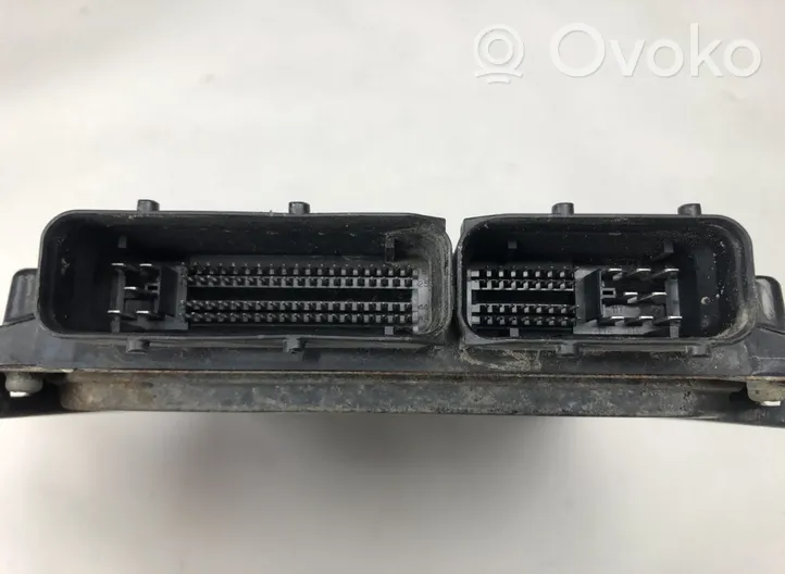 Nissan Navara Sterownik / Moduł ECU 23710EC03C