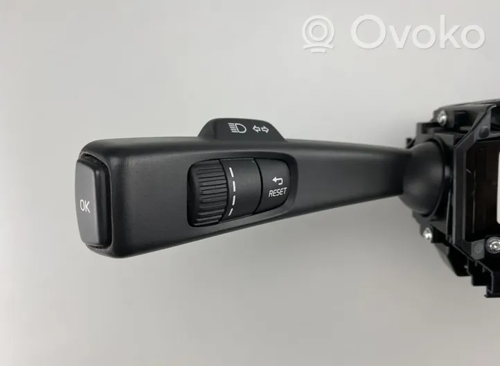 Volvo S60 Interruptor/palanca de limpiador de luz de giro 31343018