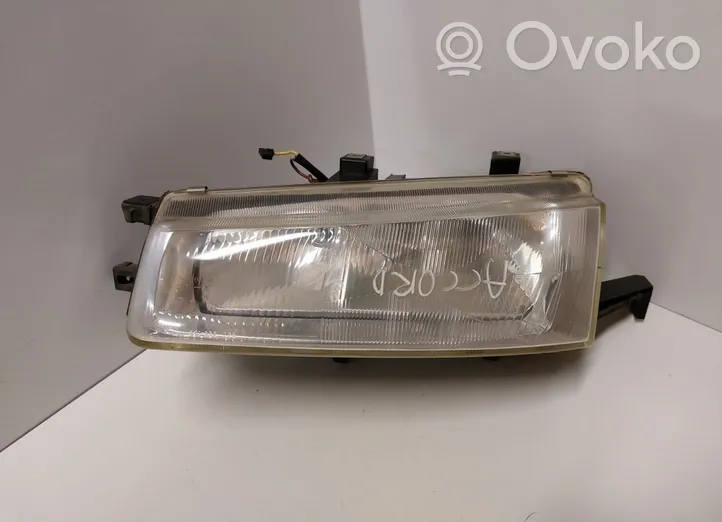 Honda Accord Lampa przednia 236051-00