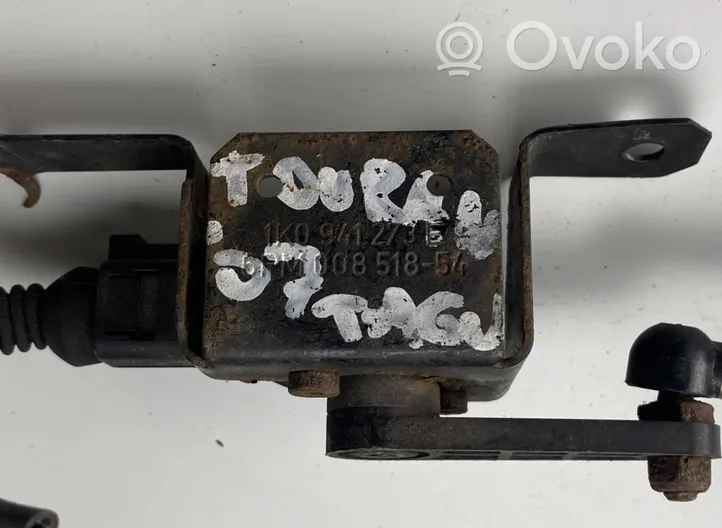 Volkswagen Touran I Czujnik poziomowania tylnego zawieszenia pneumatycznego 1K0941273E