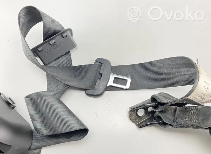 Volkswagen Jetta VI Middle seatbelt (rear) 5C6857807M