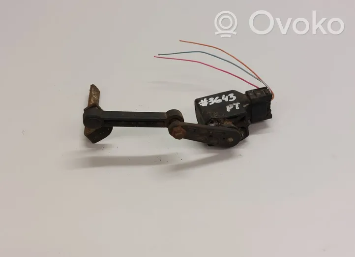 Mercedes-Benz ML W164 Capteur de hauteur de suspension arrière A0105427717