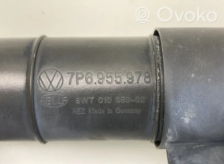 Volkswagen Touareg II Headlight washer spray nozzle 7P6955978