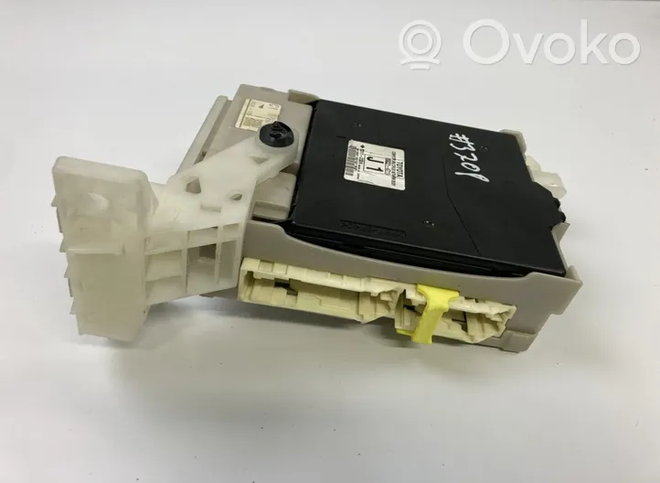 Toyota Prius (XW30) Modulo di controllo del corpo centrale 89221-47110