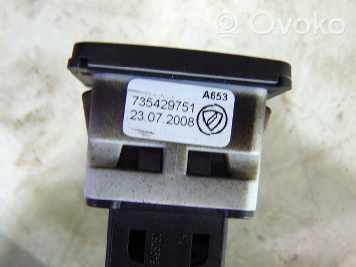 Fiat Grande Punto USB socket connector 