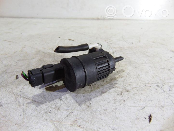 Renault Clio I Pompe de lave-glace de pare-brise 7700430702