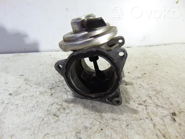 Volkswagen Polo IV 9N3 Valvola EGR 038131501AF