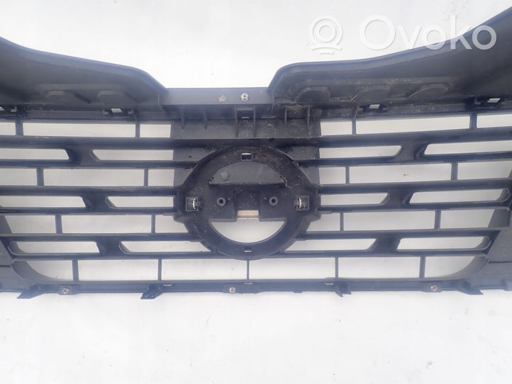 Nissan NP300 Grille calandre supérieure de pare-chocs avant 623104KJ1B