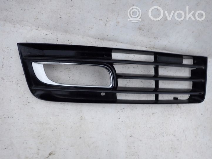 Audi A8 S8 D3 4E Front fog light trim/grill 4E0807682