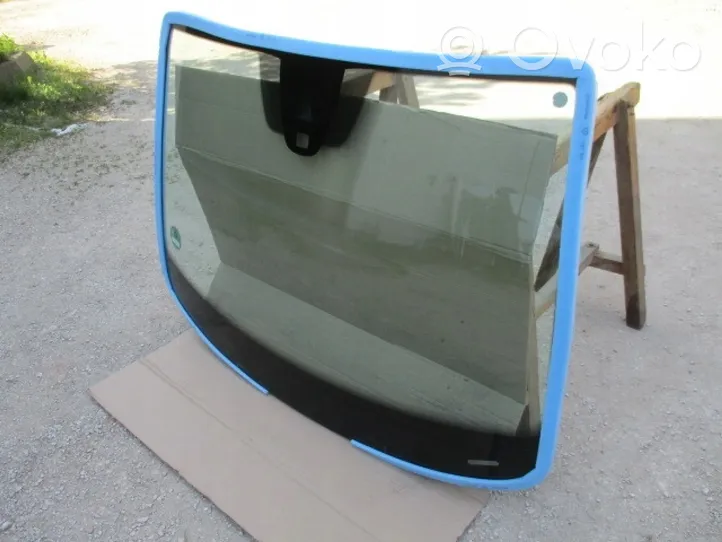 Volkswagen Touran I Front windscreen/windshield window 