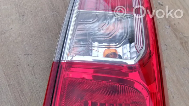 Nissan Navara D23 Lampa tylna 