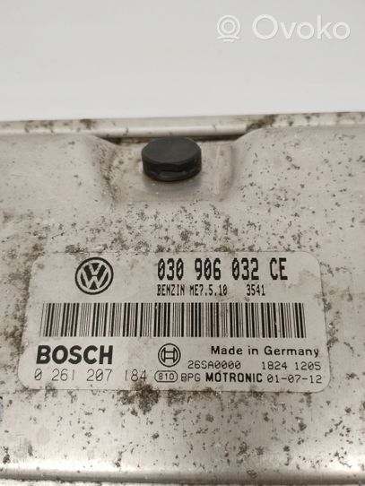 Volkswagen Polo III 6N 6N2 6NF Moottorin ohjainlaite/moduuli 030906032CE