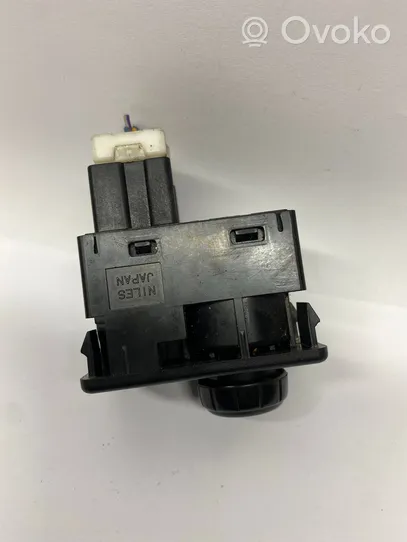 Nissan Xterra Wing mirror switch 