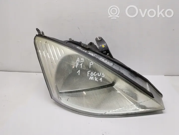 Ford Focus Lampa przednia 