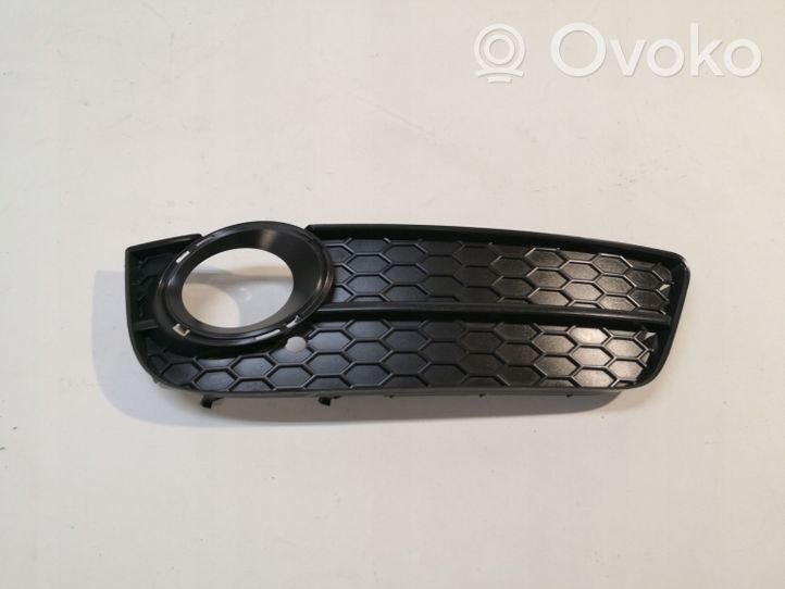 Audi A5 8T 8F Grille inférieure de pare-chocs avant 8T0807682