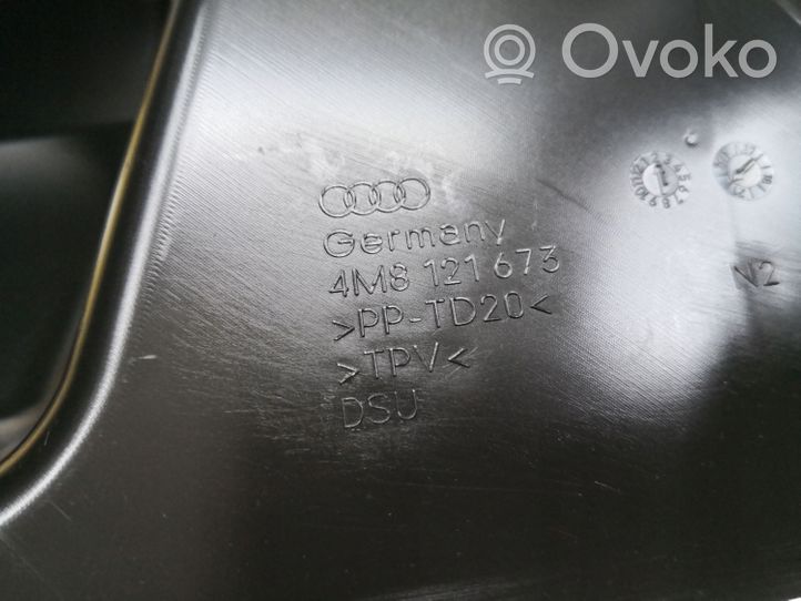 Audi Q8 Wlot / Kanał powietrza intercoolera 4M8121673